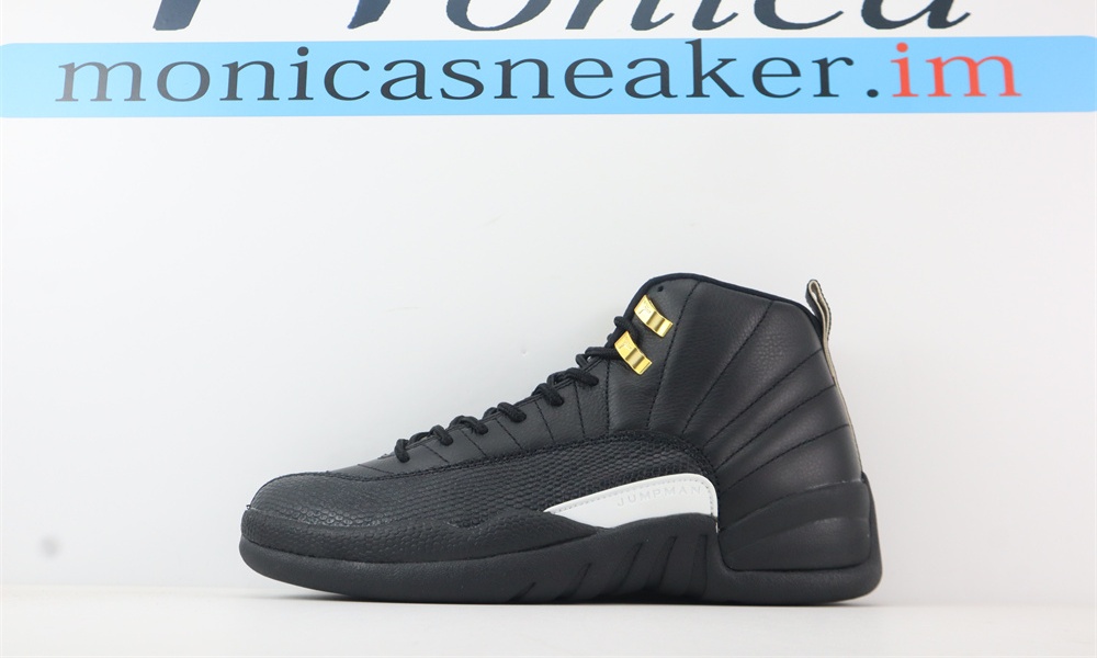 Air Jordan 12 Michigan