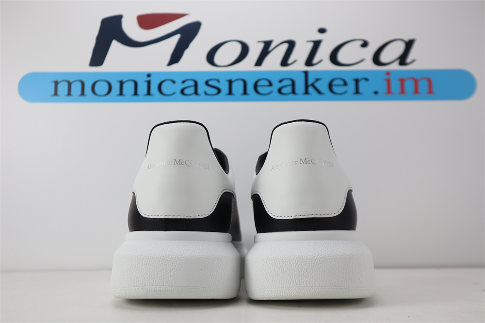 McQuee* Triple black white McQuee* Triple black white