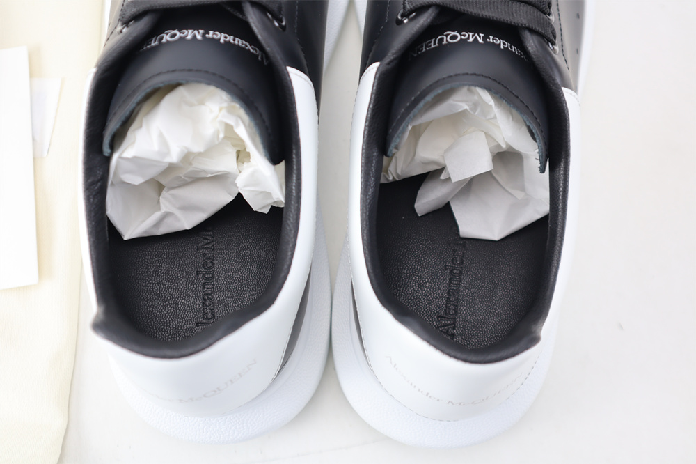 McQuee* Triple black white McQuee* Triple black white