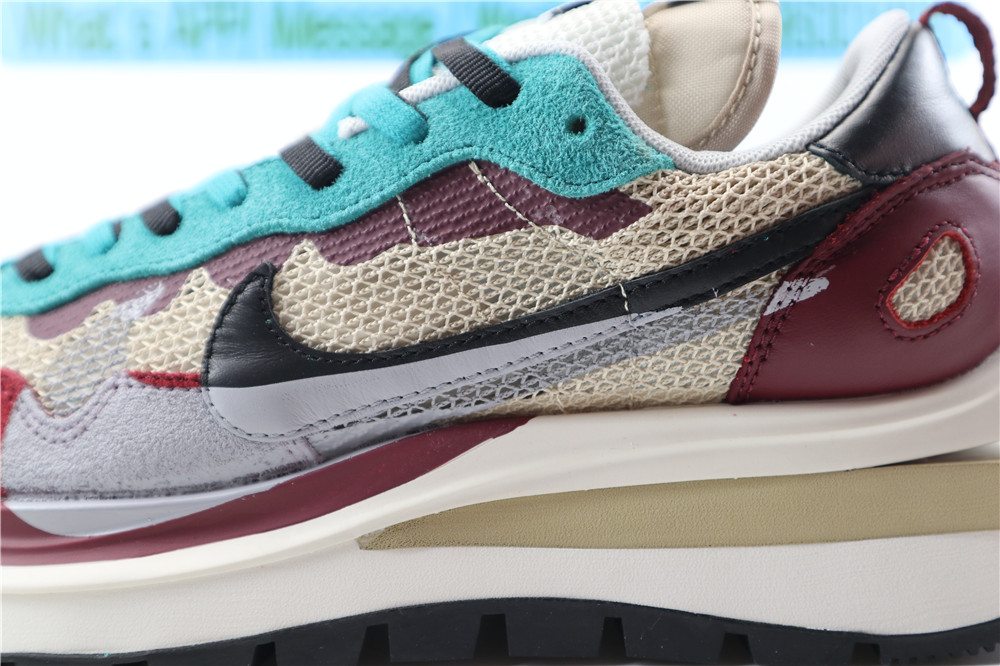 Sacai X Nike regasus vaporrly SP Wine Red Green Sacai X Nike regasus vaporrly SP Wine Red Green