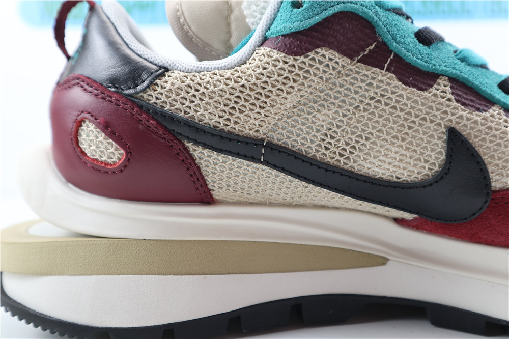 Sacai X Nike regasus vaporrly SP Wine Red Green Sacai X Nike regasus vaporrly SP Wine Red Green