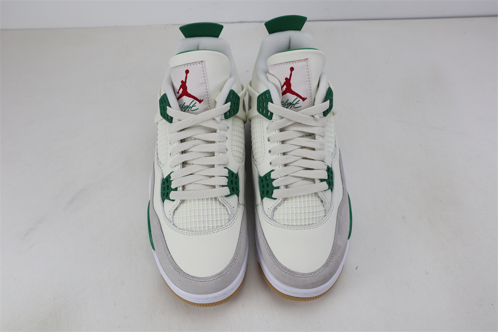 2.0 NIKE SB X AIR JORDAN 4 PINE GREEN 2.0 NIKE SB X AIR JORDAN 4 PINE GREEN