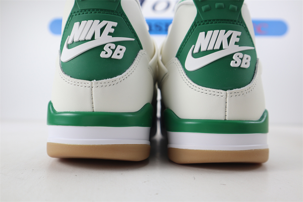 2.0 NIKE SB X AIR JORDAN 4 PINE GREEN 2.0 NIKE SB X AIR JORDAN 4 PINE GREEN