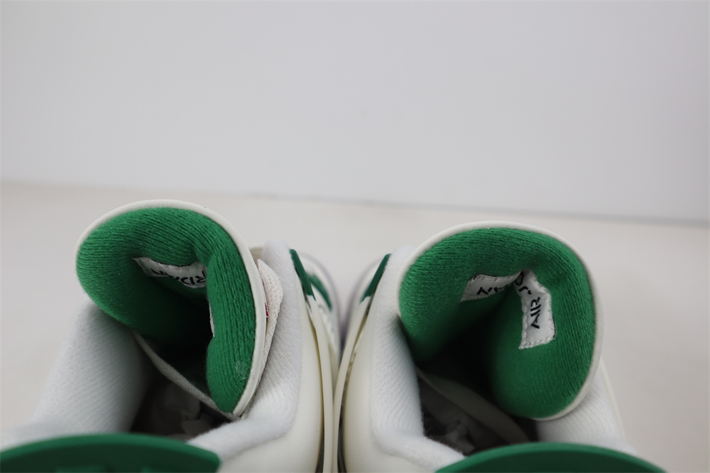 2.0 NIKE SB X AIR JORDAN 4 PINE GREEN 2.0 NIKE SB X AIR JORDAN 4 PINE GREEN